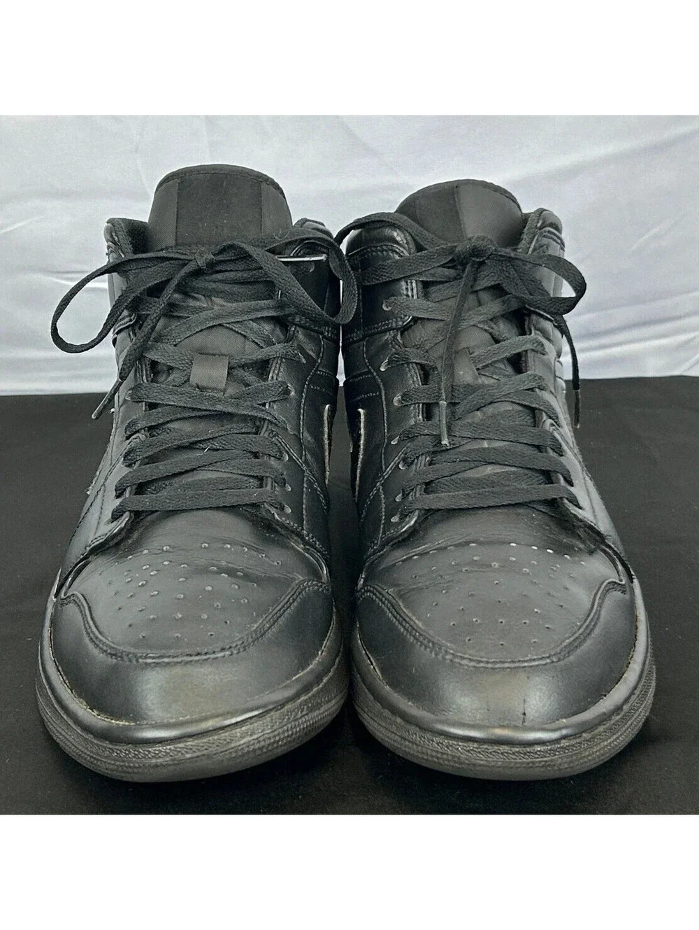 Mens Size 11 - Nike Air Jordan 1 2022 Mid Triple Black 554724-093